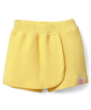 Little Kangaroos Cotton Woven Knee Length Skorts With Cactus Patch - Yellow