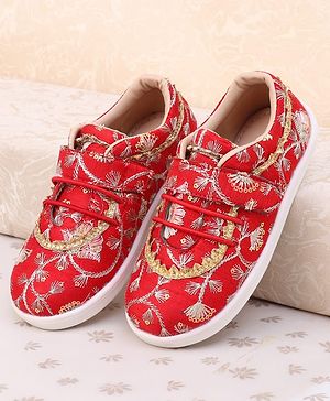 Pine kids Mojaris With Velcro  Closure - Red