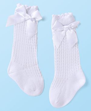 Cute Walk by Babyhug Knit Calf Length Party Socks with Bow Applique & Cable Knit Design - White
