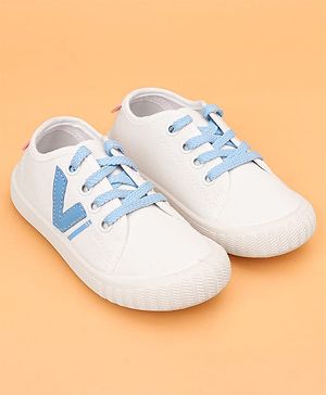 Cute Walk by Babyhug Lace Closure Solid Casual Shoes - White