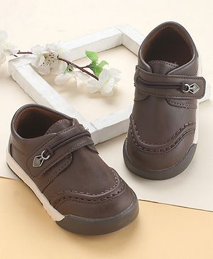 Cute Walk by Babyhug Velcro Closure Solid Coloured Shoes - Brown