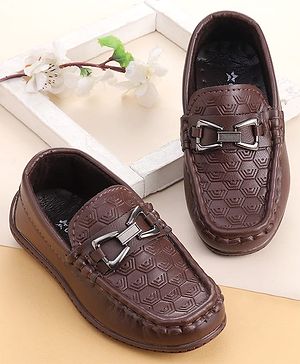 Cute Walk by Babyhug Loafer With Textured Design - Brown