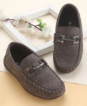 Cute Walk by Babyhug Slip On Solid Coloured Loafers With Applique - Brown