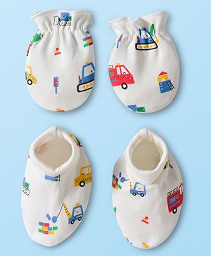 Babyhug 100% Cotton Mittens & Booties Set With Vehicle Print - White