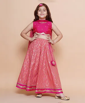 Bitiya By Bhama Silk Woven Sleeveless
                              Floral Embroidered & Abstract Foil
                              Printed Sequins Embellished Lehenga Choli
                              With Dupatta Set - Peach