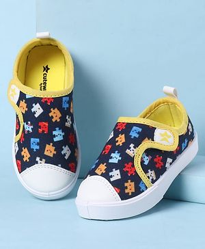 Cute Walk by Babyhug Velcro Closure Casual Shoes with Print - Navy Blue