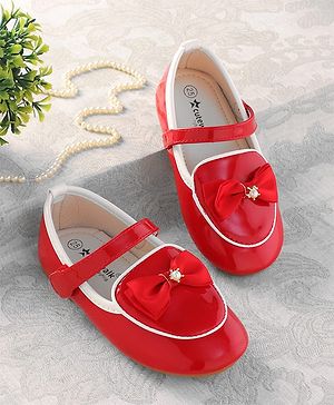 Cute Walk by Babyhug Ballerina With Velcro Closure & Bow Applique - Red