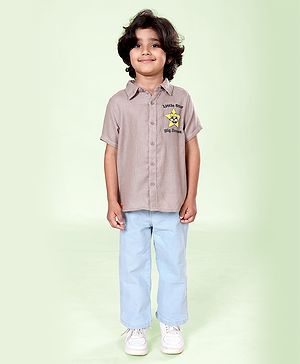 Kiddopanti Cotton Woven Half Sleeves Textured Little Star Big Dream Text Puff Printed Shirt & Jeans Set - Sand & Ice Wash
