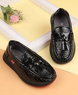 Cute Walk by Babyhug Slip On Oxford Shoes With Applique - Black