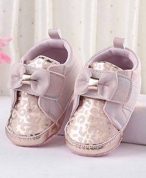 Cute Walk by Babyhug Booties With Velcro Closure & Bow Applique - Pink