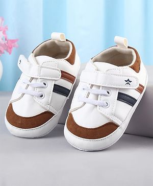 Cute Walk by Babyhug Solid Booties With Velcro Closure - White