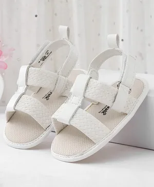 Cute Walk by Babyhug Velcro Closure Solid
                      Booties - White