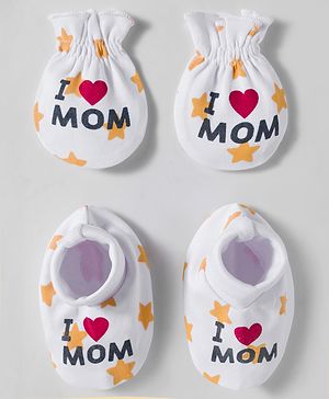 Babyhug 100% Cotton Interlock Knit Mittens & Booties Set With Text Print - White