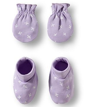 Babyhug 100% Cotton Knit Mittens & Booties Set with Airplane Print - Lavender
