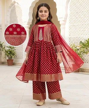 EARTHY TOUCH Woven Three Fourth
                              Sleeves Kurta Salwar & Dupatta Set
                              With Floral Foil Print - Maroon