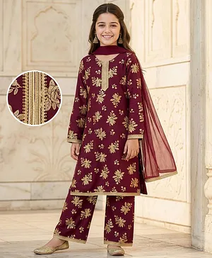 EARTHY TOUCH Single Jersey Knit Full
                              Sleeves Kurti Salwar Set with Dupatta
                              & Floral Foil Print - Maroon