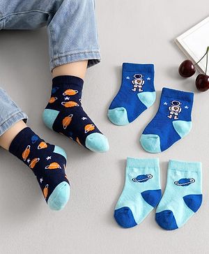 Cute Walk by Babyhug Knit Ankle Length Antibacterial Socks With Space Design Pack Of 3 - Navy Blue & Light Blue