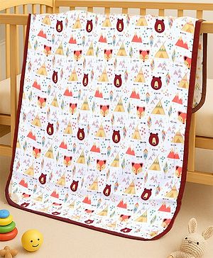 Babyhug Premium 3 Layered Baby Muslin Blanket Tribal Bear & Fox Print - Multicolor, Soft & Breathable, All Season Blanket, New Born Gifting, Bath Towel, Wrapper, Feeding Towel, Machine Washable - 0L 106 x B 106 cm Multi Color
