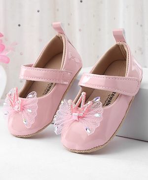 Cute Walk by Babyhug Booties With Bow Applique - Pink
