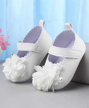 Cute Walk by Babyhug Velcro Closure Booties with Floral Applique - White