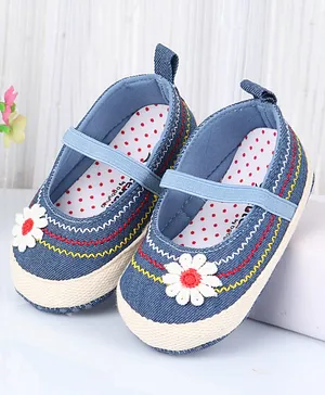 Cute Walk by Babyhug Slip On Booties With
                      Floral Applique - Blue