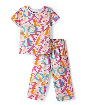 Pine Kids Cotton Knit Half Sleeves Co-ords Capri Night Suit With Text Print - Pink & White