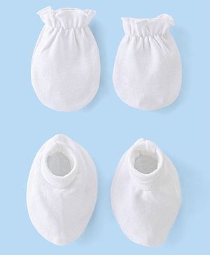 Babyhug 100% Cotton Knit Mittens & Booties Set - White