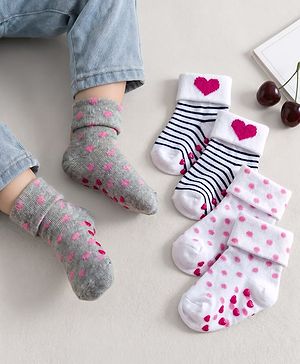 Cute Walk by Babyhug Non Terry Knit Ankle Length Anti Bacterial Anti Skid Socks With Heart Design Pack Of 3 - White & Grey