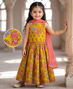 Babyhug Cotton Woven Cambric
                              Sleeveless Floral Printed Lehenga Choli
                              & Dupatta With Lace & Sequin
                              Detailing - Mustard