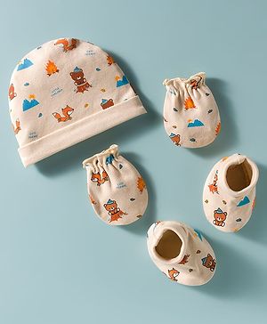 Babyhug 100% Cotton Interlock Knit Cap Mittens & Booties Set With Bear Print Peach - Diameter 17 cm