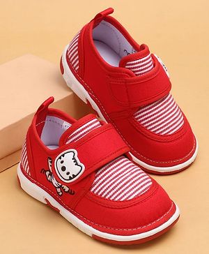 Cute Walk by Babyhug Casual Shoes With Velcro Closure & Cat Applique - Red