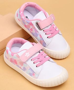 Cute Walk by Babyhug Printed Casual Shoes With Velcro Closure - Pink
