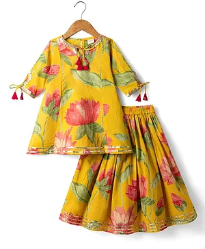Saka Designs Cotton Woven Three Forth
                              Sleeves Floral Printed Lehenga Choli Set -
                              Yellow