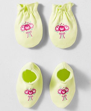 Babyhug 100% Cotton Interlock Knit Mittens & Booties Set With Floral Print - Green