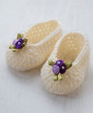 Love Crochet Art Booties With Flowers Design - Cream