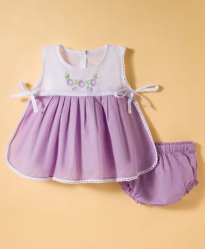 Babyhug 100 % Cotton Cambric Woven Sleeveless Jhabla & Bloomer With Floral Print - Multicolor