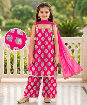 EARTHY TOUCH 100% Cotton Knit Sleeveless
                      Floral Printed Kurti & Palazzo Set With
                      Dupatta-Pink