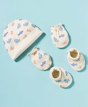 Babyhug 100% Cotton Knit Cap Mittens & Booties With Shark Print Multicolor - Diameter 17 cm