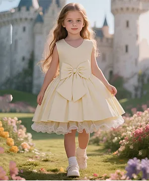 The Kids Club Cotton Blend Woven
                              Sleeveless Bow Applique Detailed Dress -
                              Yellow