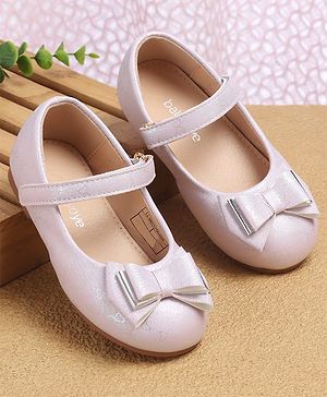 Babyoye Velcro Closure...
