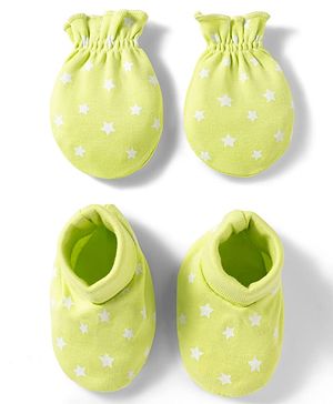 Babyhug 100% Cotton Knit Mittens & Booties With Star Print - Multicolor