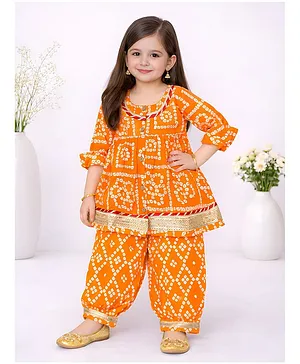Little Ginnie Cotton Woven Three
                              Fourth Sleeves Lace Embellished Bandhani
                              Printed Kurti & Pyjama Set - Orange