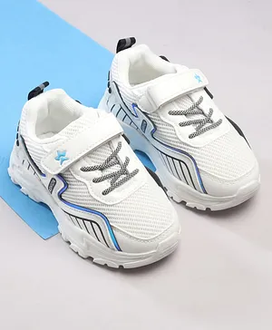 Cute Walk by Babyhug Velcro Closure Solid
                      Sneaker Shoes - White
