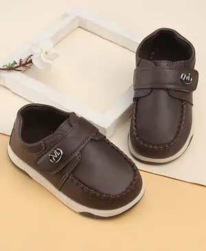 Cute Walk by Babyhug Velcro Closure Formal
                      & Party Wear Shoes - Brown