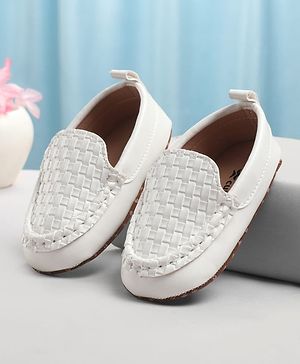 Cute Walk by Babyhug Slip On Solid Booties - White