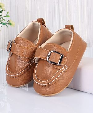 Cute Walk by Babyhug Velcro Closure Solid Booties - Brown