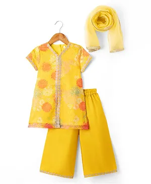 Babyhug Cotton Woven Half Sleeves
                              Floral Printed Kurta & Palazo Set With
                              Dupatta & Lace Detailing - Yellow