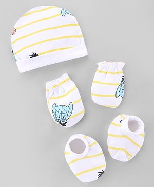 Babyhug Disney Interlock Knit Cap Mittens & Booties with Winnie & Friends Print White- Diameter 14.5 cm