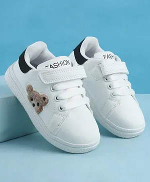 Babyoye Velcro Closure Casual Shoes with
                      Teddy Embroidery - Black & White