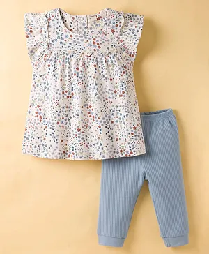 I Bears Knit Half Sleeves T-Shirt
                              & Joggers Set with Floral Print -
                              Cream